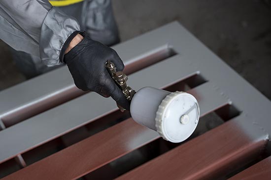 Traitement et finitions des surfaces métalliques